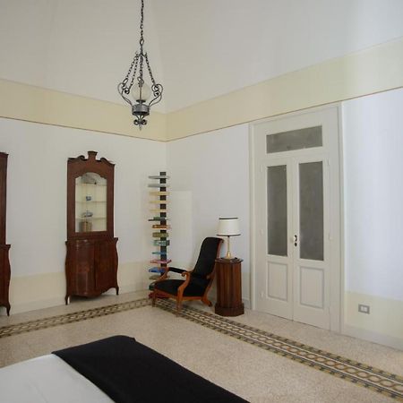 Bed and Breakfast Palazzo Introna Мола-ді-Барі Екстер'єр фото