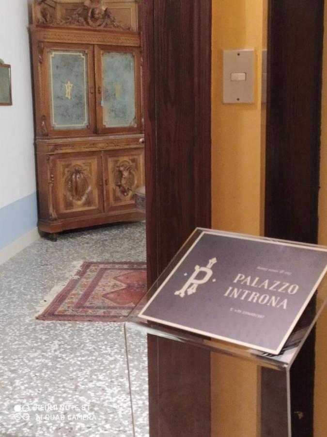 Bed and Breakfast Palazzo Introna Мола-ді-Барі Екстер'єр фото