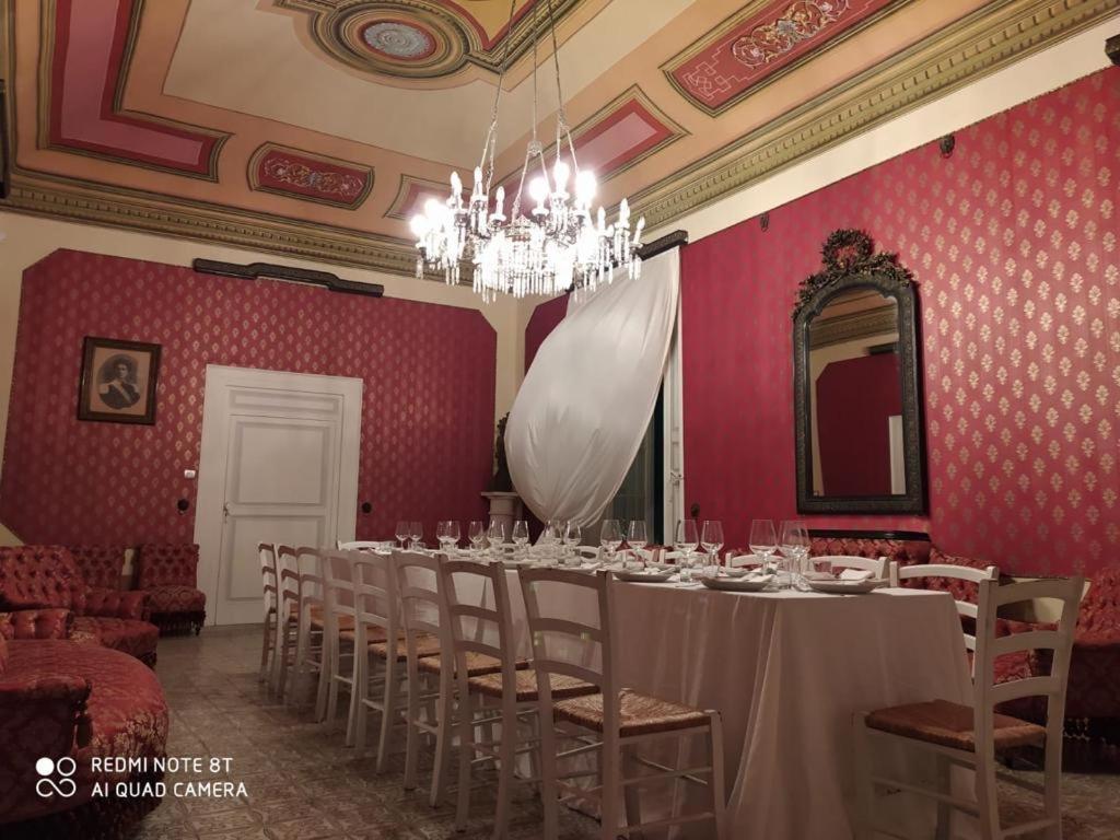 Bed and Breakfast Palazzo Introna Мола-ді-Барі Екстер'єр фото
