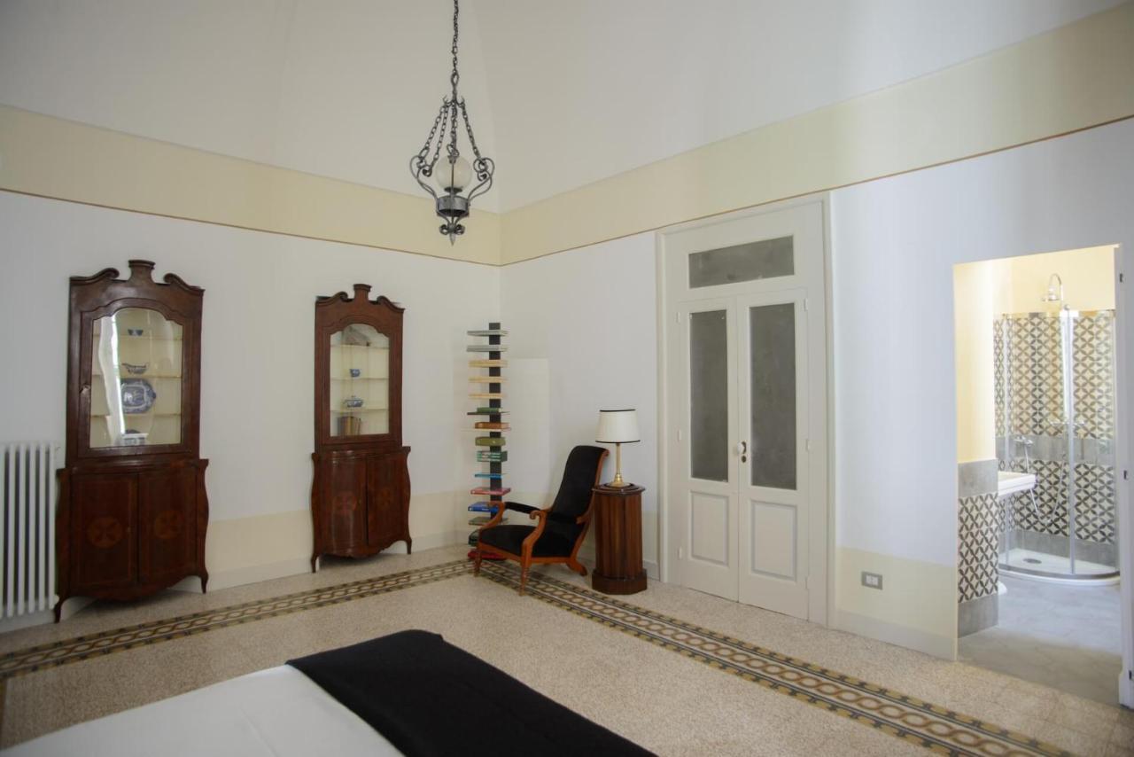 Bed and Breakfast Palazzo Introna Мола-ді-Барі Екстер'єр фото